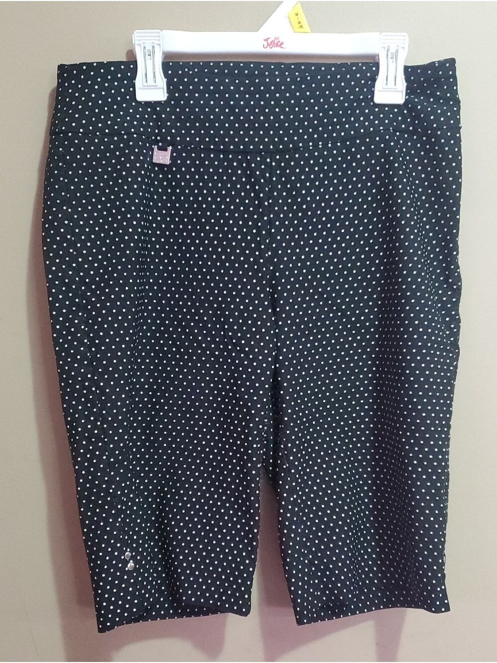 S.C. & CO Black Polka Dot Stretch Capri Pants SIZE 6